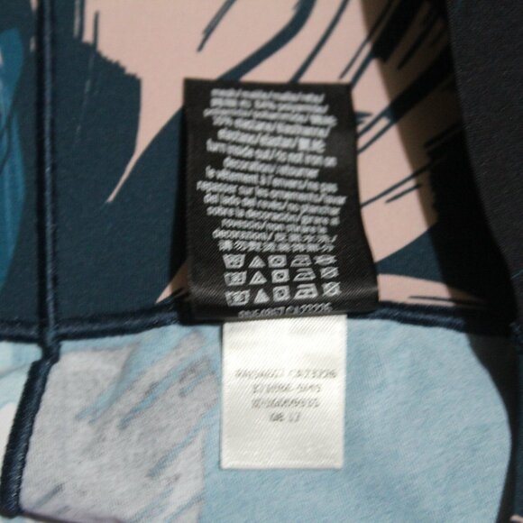 Victoria's Secret PINK | Ultimate High Waist Bonded Mesh Tropical Leggings - Picture 11 of 11